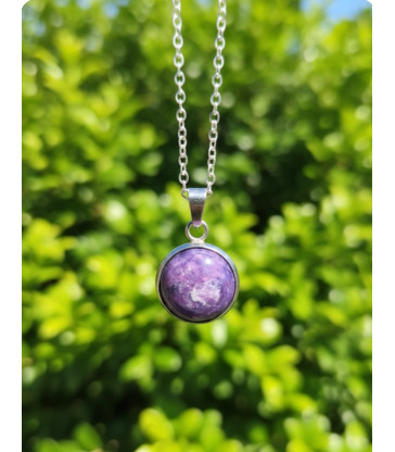 Pendentif rond en charoite