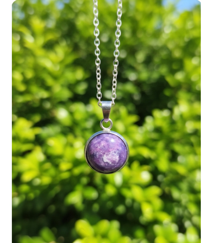Pendentif rond en charoite
