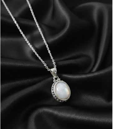 Pendentif soleil en pierre de lune 