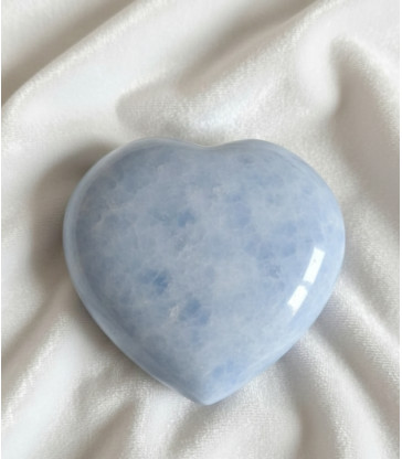 Coeur en calcite Bleue 250 Gr